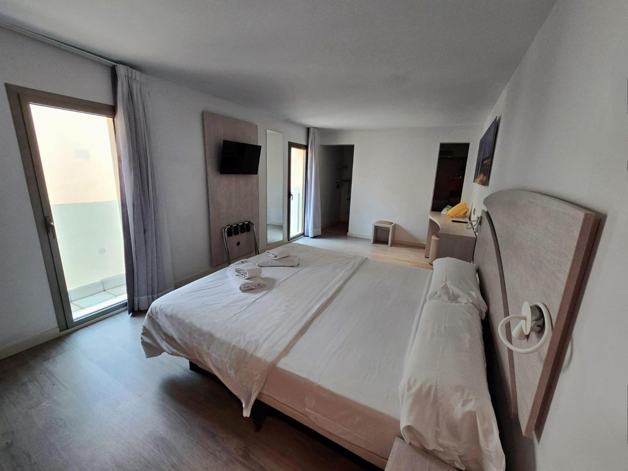 Llaut Boutique Hotel (Adults Only) カン・ピカフォルト 部屋 写真